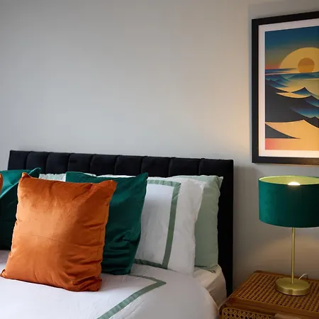 Spacious 5 Headingley Sleeps 11 Free Parking! Leeds (West Yorkshire)
