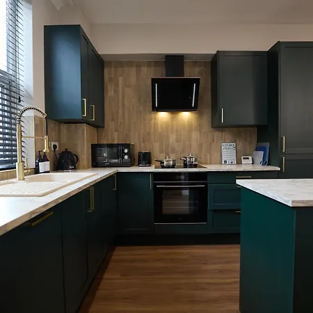 Apartment Spacious 5 Headingley Sleeps 11 Free Parking!