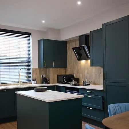 Apartment Spacious 5 Headingley Sleeps 11 Free Parking! *