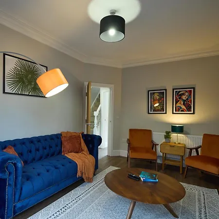 Spacious 5 Headingley Sleeps 11 Free Parking! Leeds (West Yorkshire)