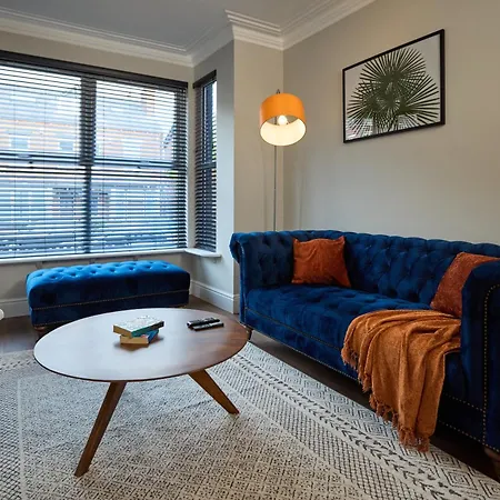 Spacious 5 Headingley Sleeps 11 Free Parking! * Leeds (West Yorkshire)