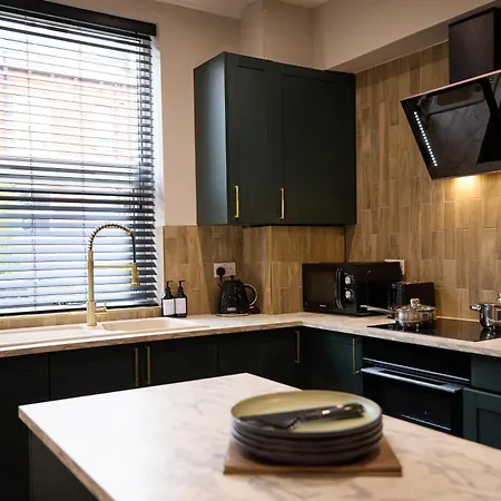 Apartment Spacious 5 Headingley Sleeps 11 Free Parking! *